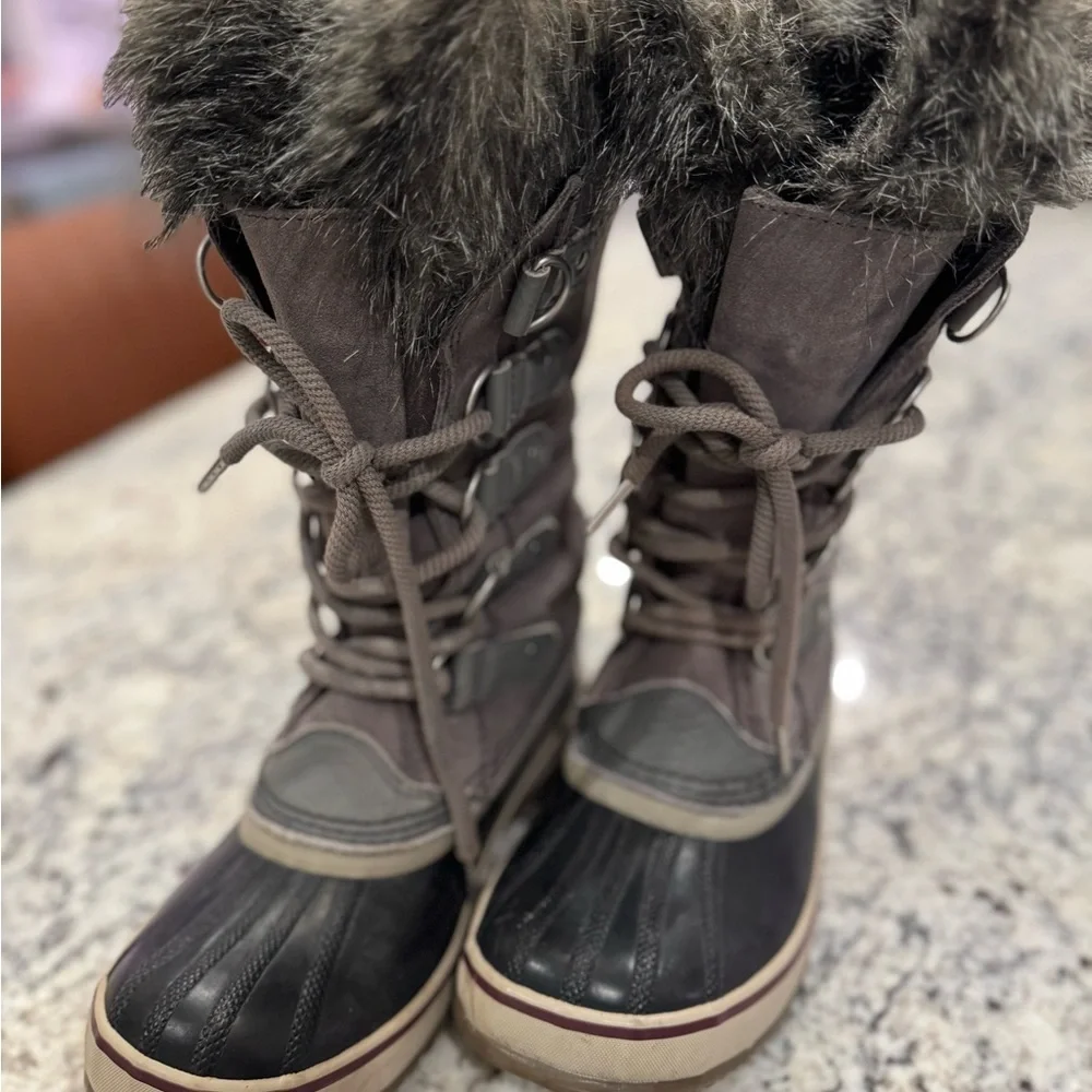 Sorel Waterproof Lace-Up Faux Fur Snow Boots Size 7.5